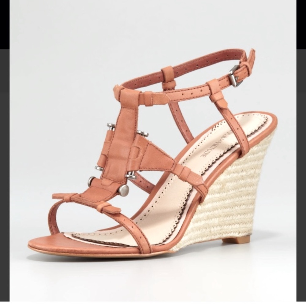 Pour La Victoire Women's Betsy Wedge Sandal Size 8
